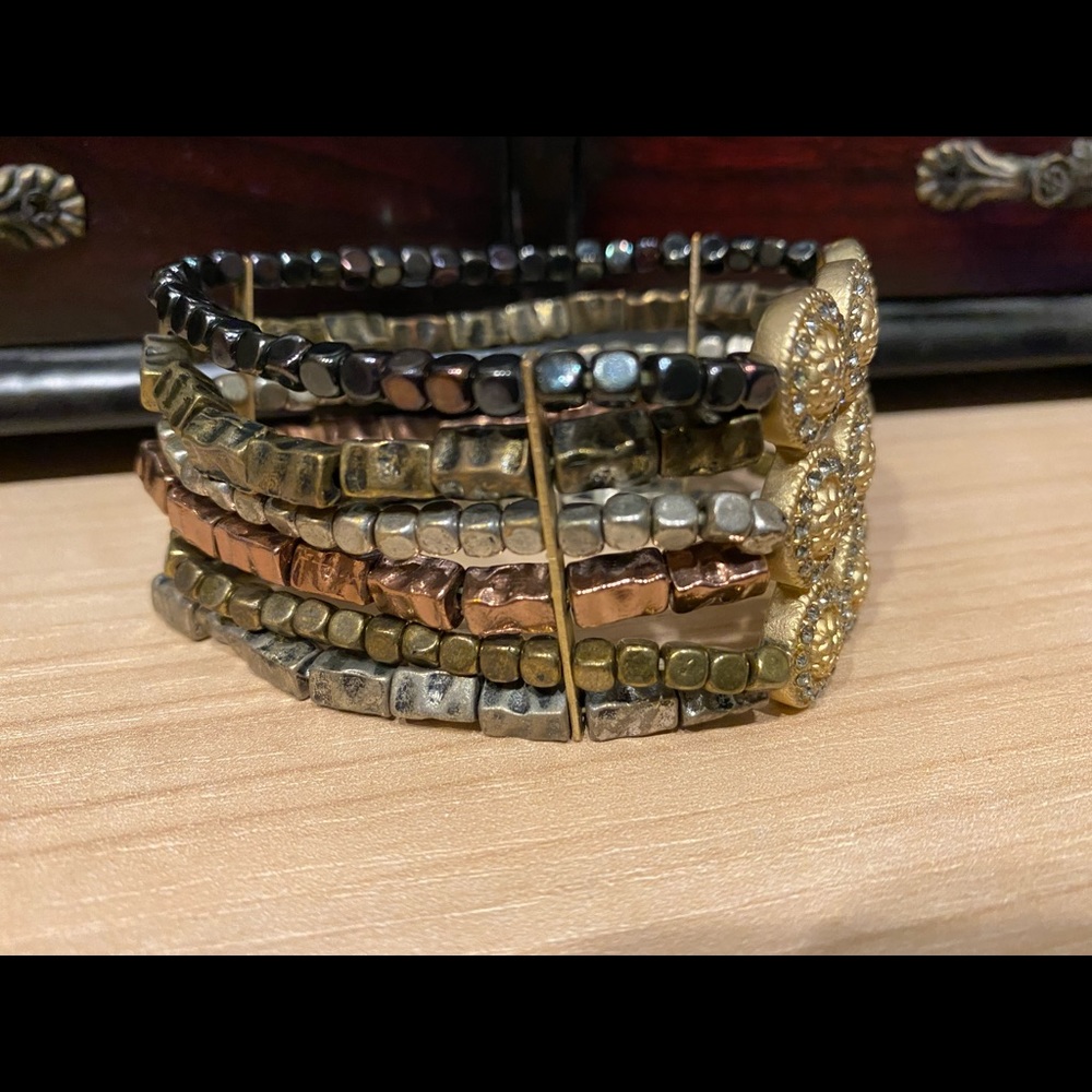 Beaded stretch bracelet. Goes with everything!